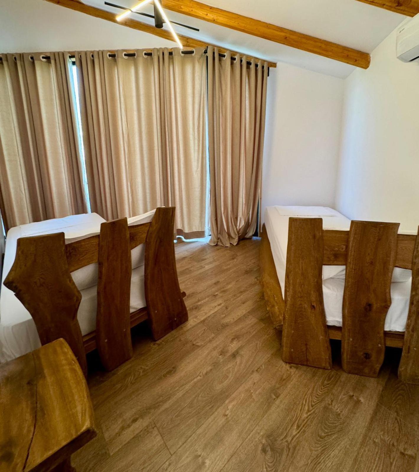 Hotel Alpeta Agrotourism&Winery - Roshnik , Berat Extérieur photo