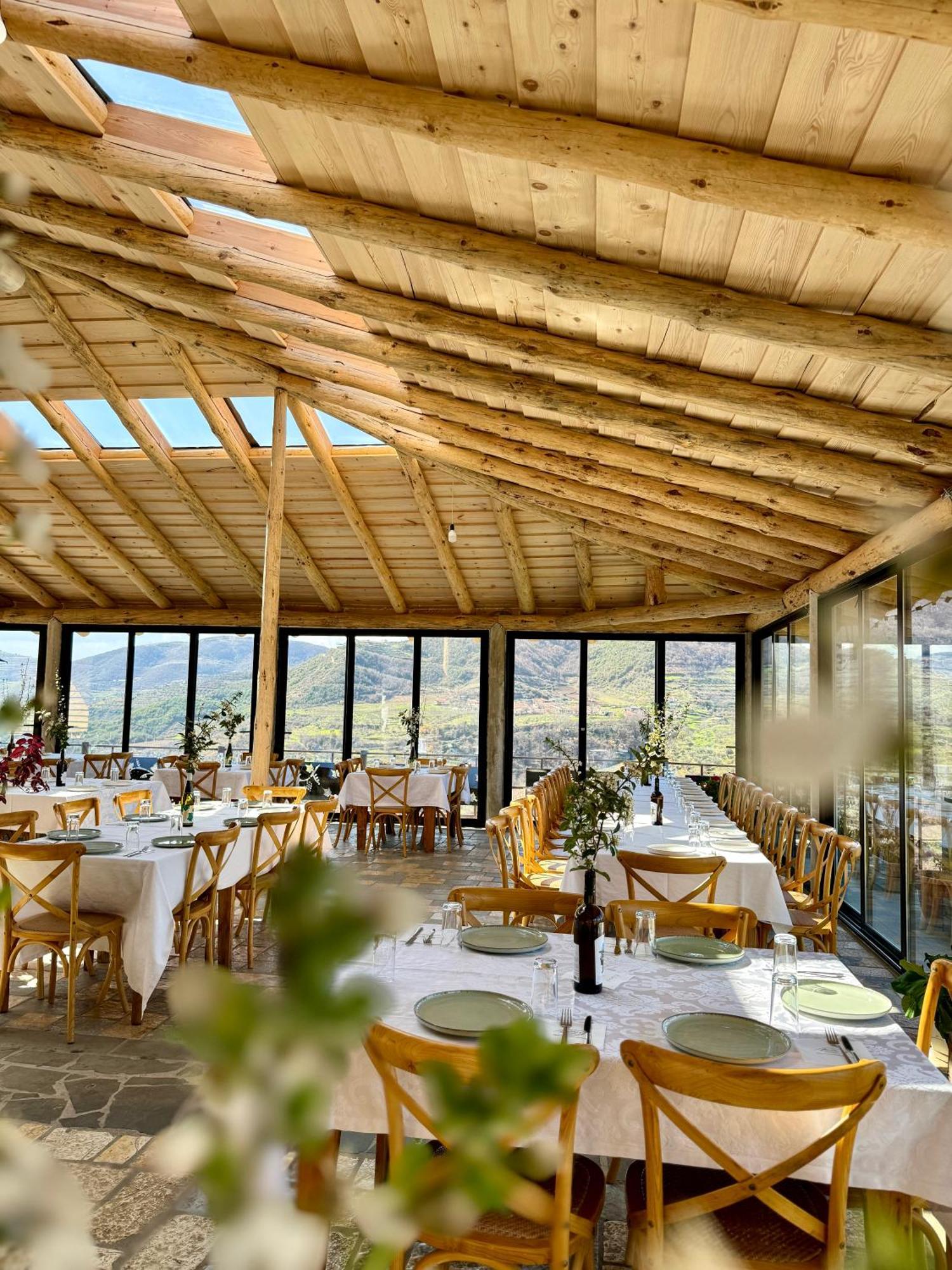 Hotel Alpeta Agrotourism&Winery - Roshnik , Berat Extérieur photo